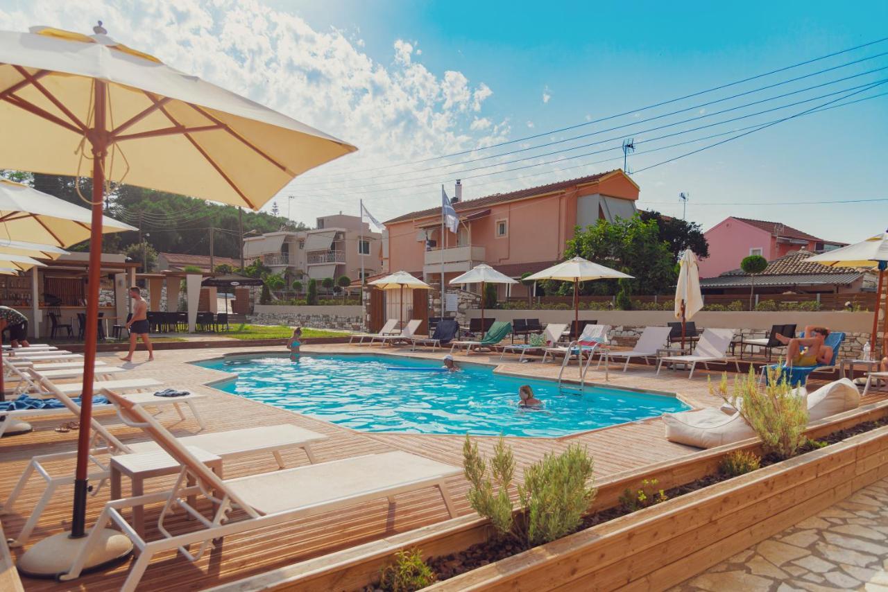 Nuevo Vista Bed & Breakfast Kavos Ngoại thất bức ảnh